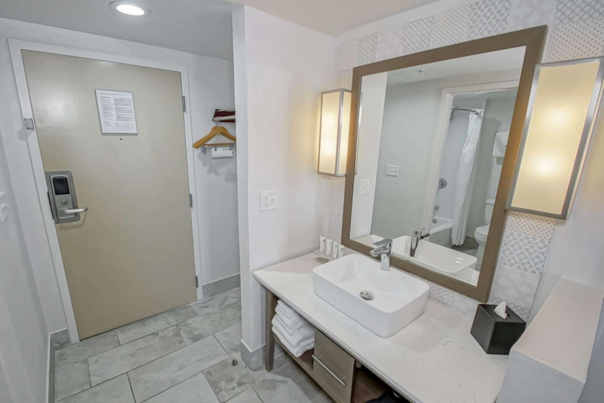 Country Inn & Suites By Radisson, New Orleans I-10 East, La Eksteriør bilde