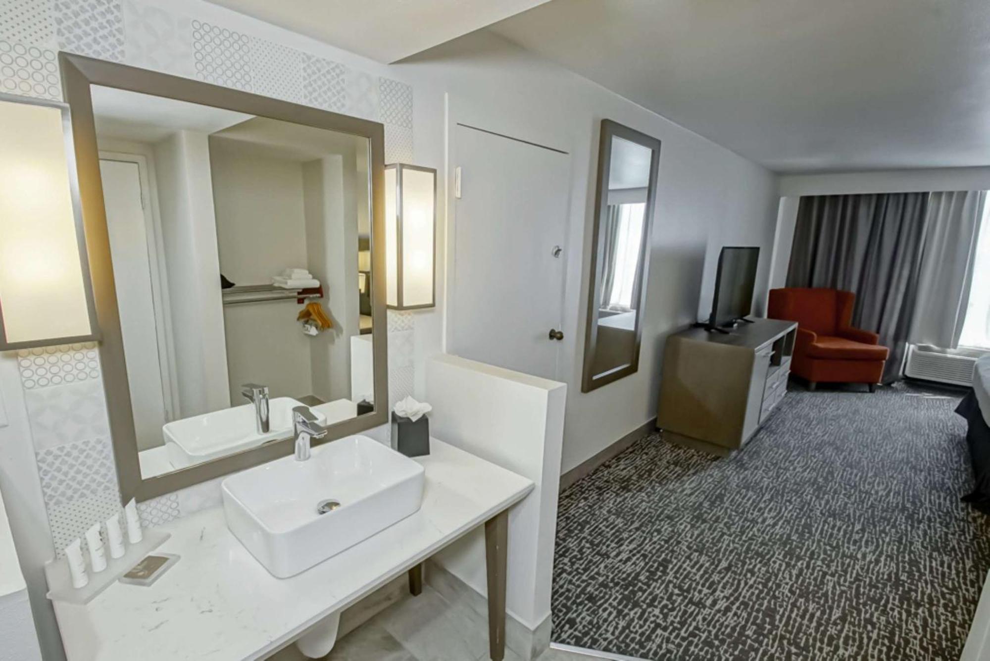 Country Inn & Suites By Radisson, New Orleans I-10 East, La Eksteriør bilde