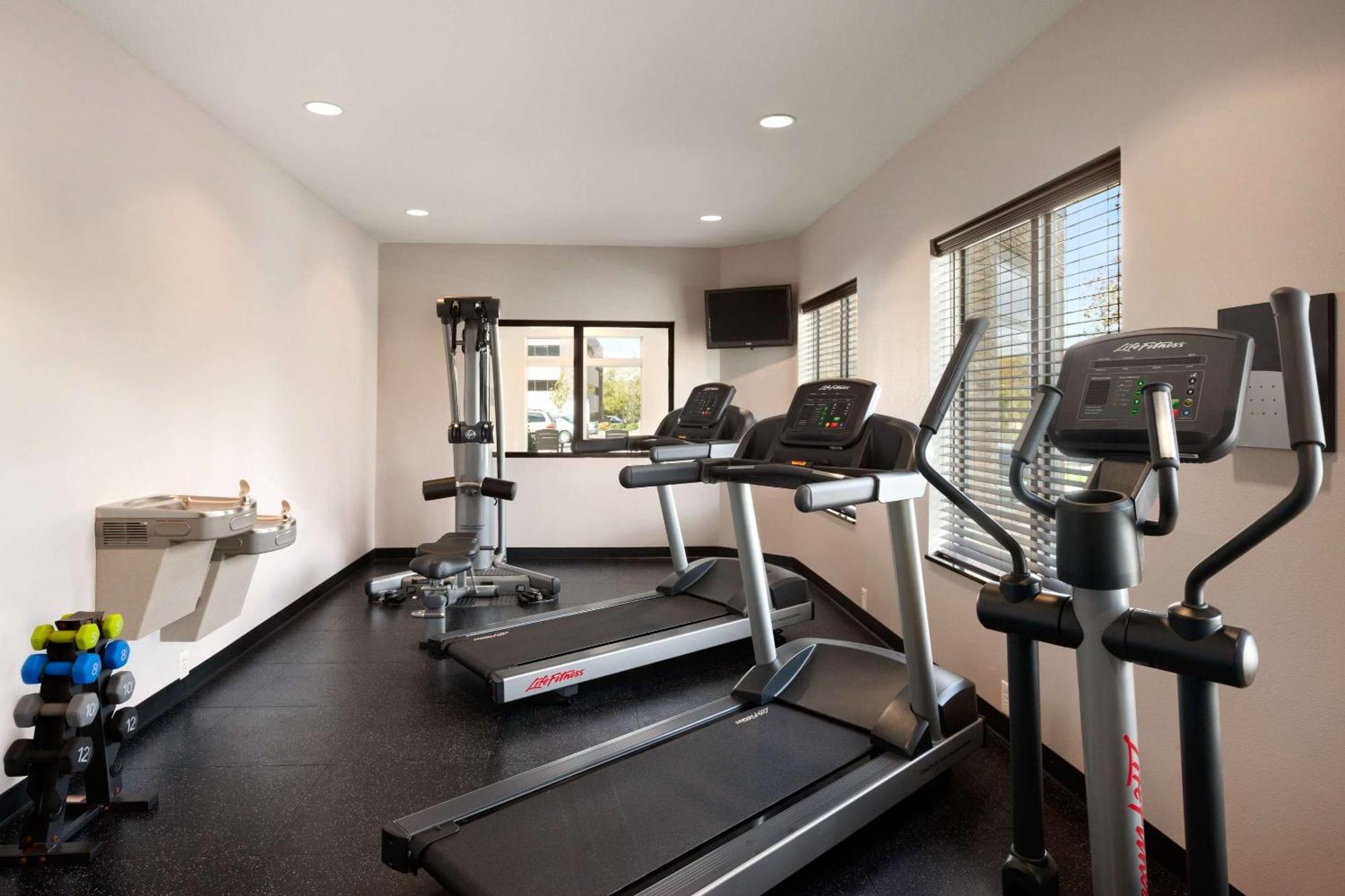 Country Inn & Suites By Radisson, New Orleans I-10 East, La Eksteriør bilde